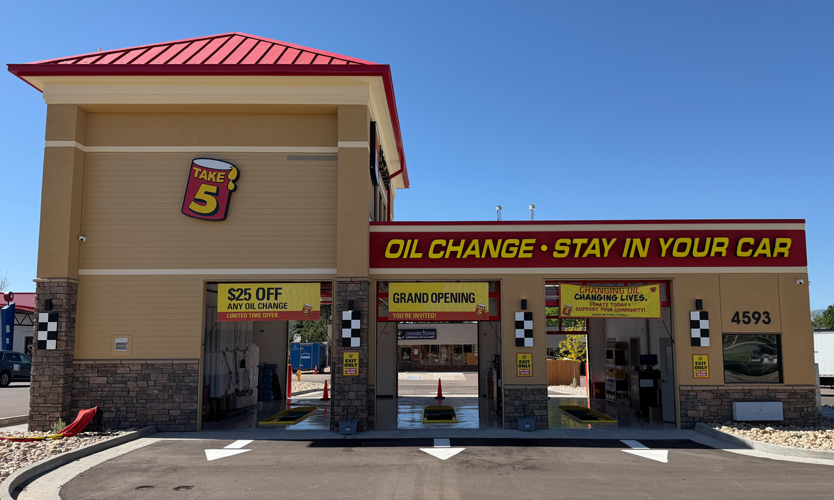 Take 5 Oil Change shop in Colorado Springs locally owned by Fast Oil LLC